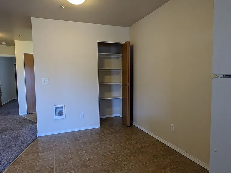 Wellesley Park Apartments — Photo 22