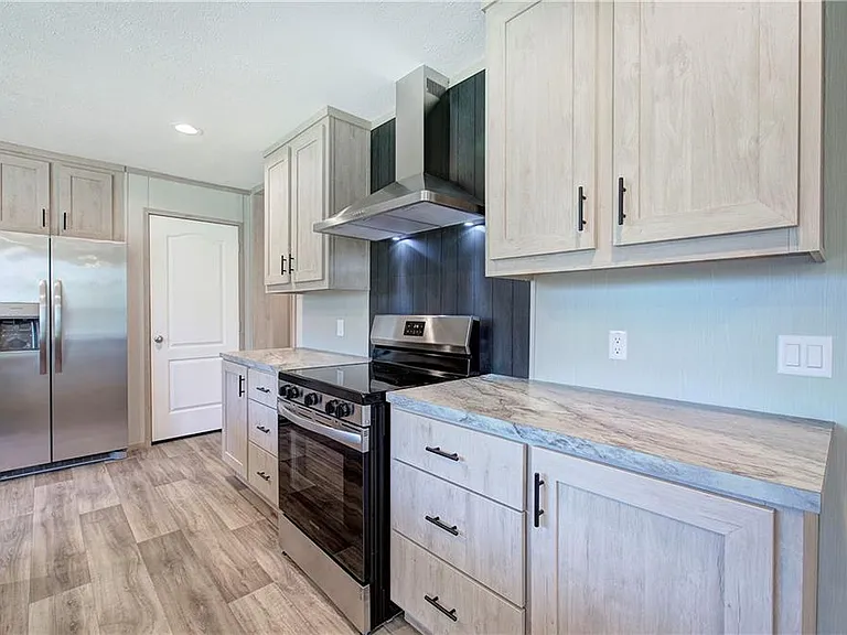 81 Popham Rd — Photo 8