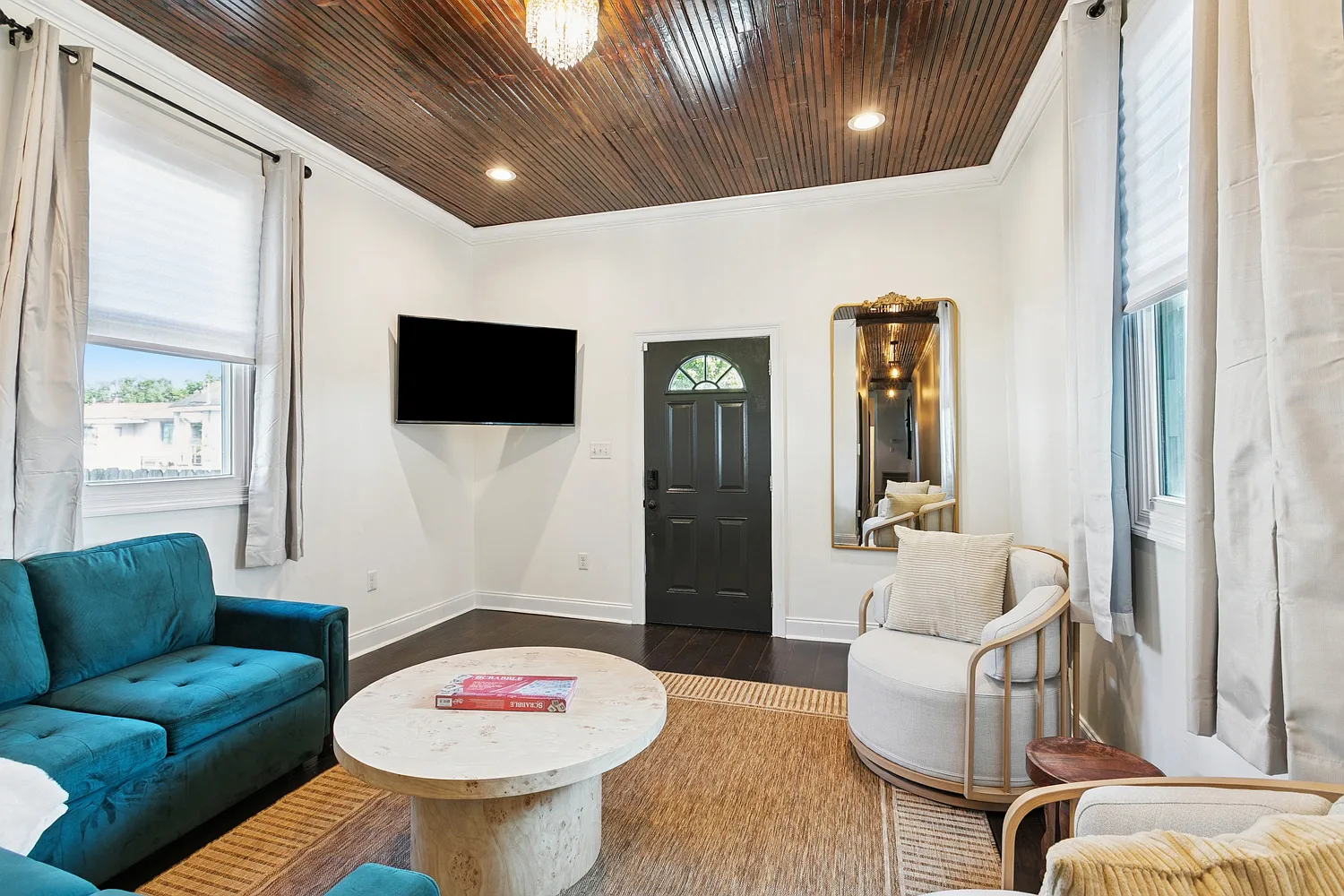 2 bed, $3,000 — Photo 1