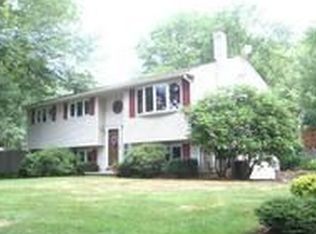 17 Meade Rd, North Reading, MA 01864