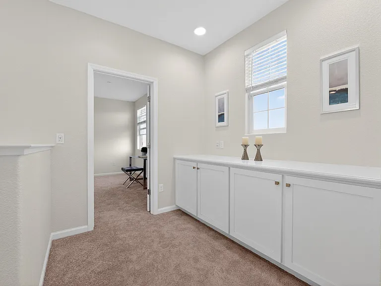 1005 S Fowler Ln — Photo 12