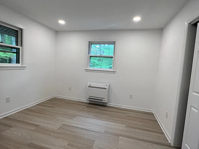 436 Stillwater Dr — Photo 8