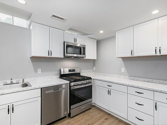 3rd image of 420 Water St Unit 1