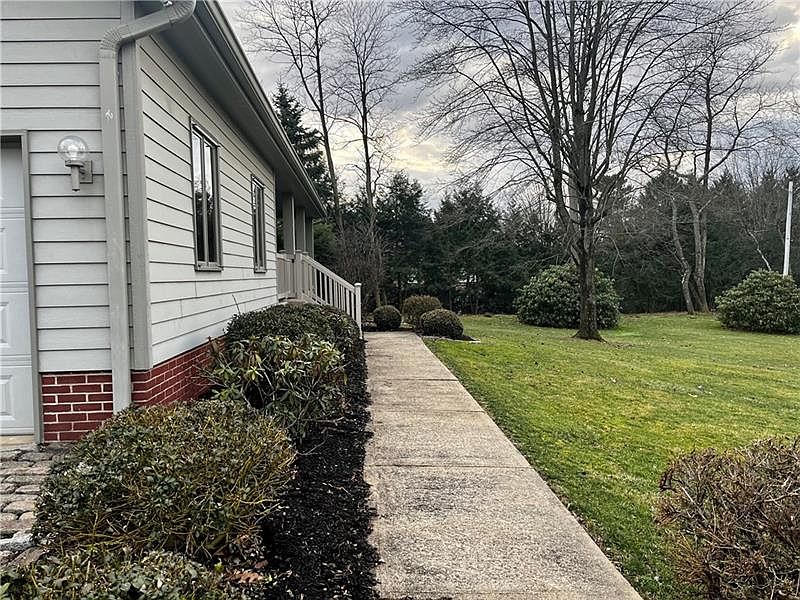 807 Cochran Dr, Greensburg, PA 15601 | Zillow