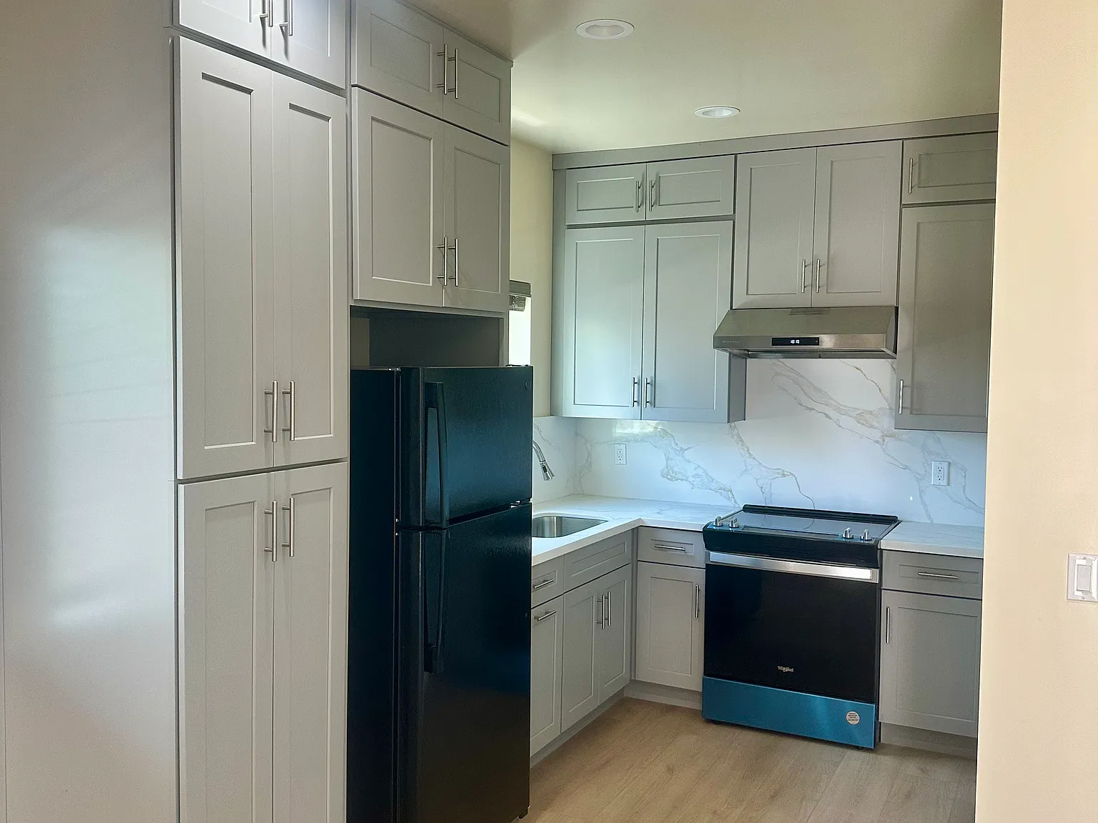 2 bed, 600 sqft, $2,700 — Photo 1
