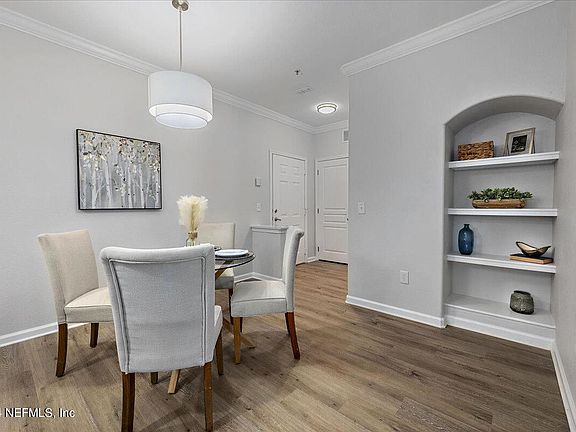 4th image of 8290 GATE Parkway W #801
