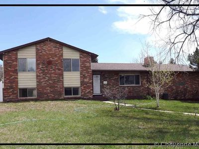 5405 Hilltop Ave, Cheyenne, WY, 82009