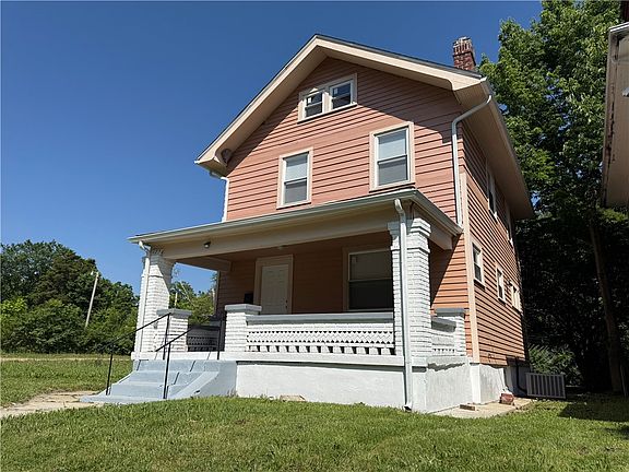 2nd image of 123 Delaware Ave