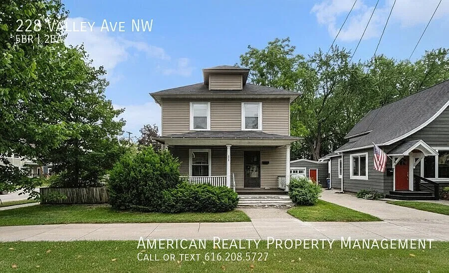 228 Valley Ave NW