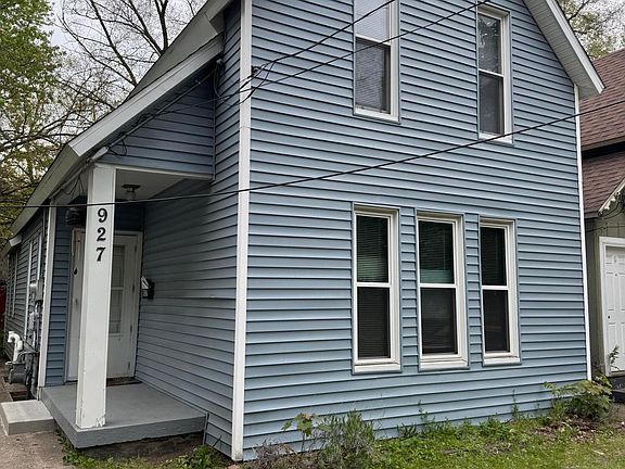 2nd image of 927 Prospect Ave NE