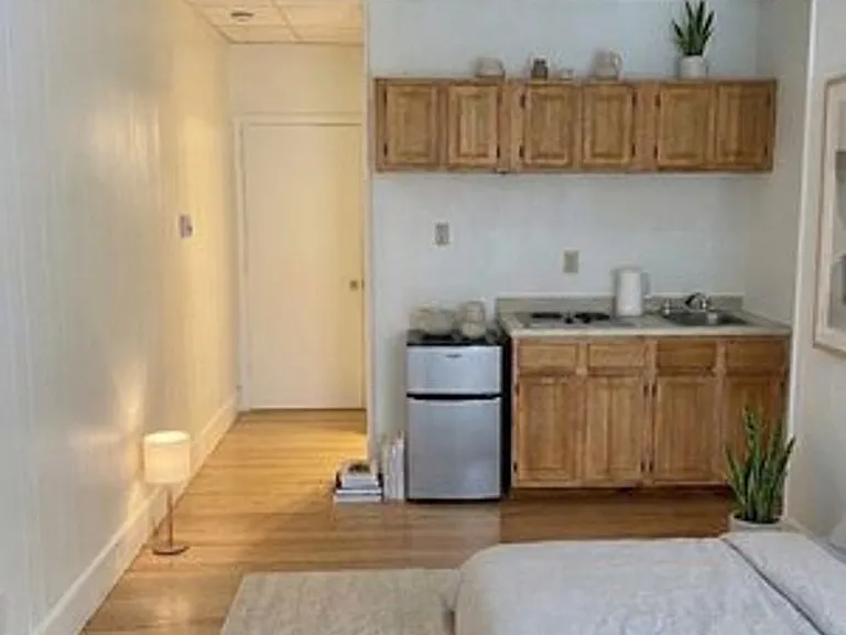 272 Newbury St #2L — Photo 2