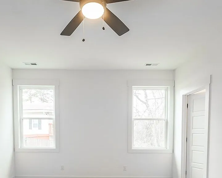 217 Vreeland St — Photo 10
