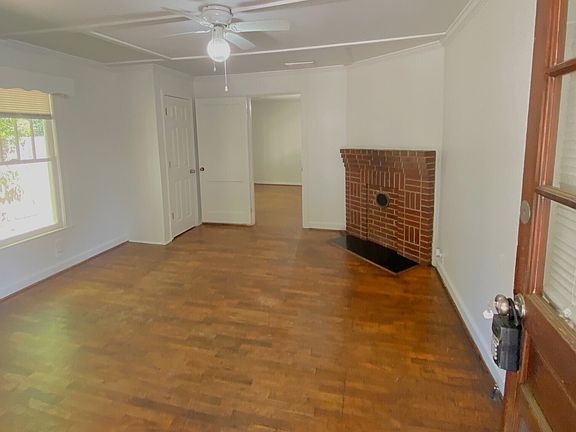4th image of 122 Mandeville Ave Unit A