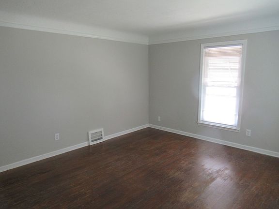 5th image of 11901 Wayland Ave