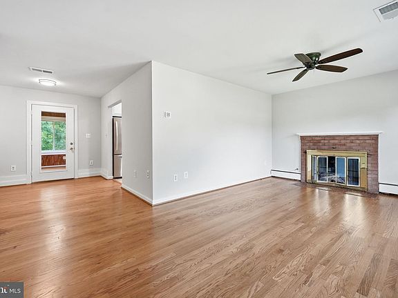 2nd image of 8413 Rugby Rd