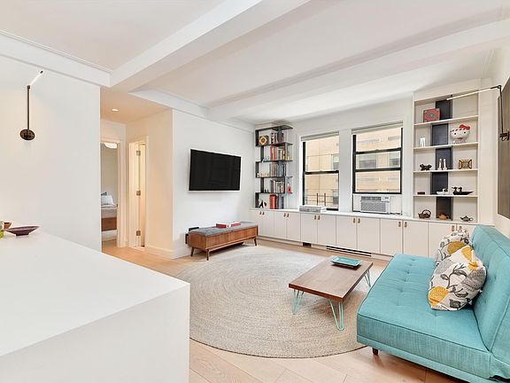 2nd image of 119 E 84th St APT 5C