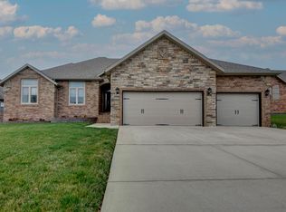 1637 N Waterstone Ave, Springfield, MO 65802