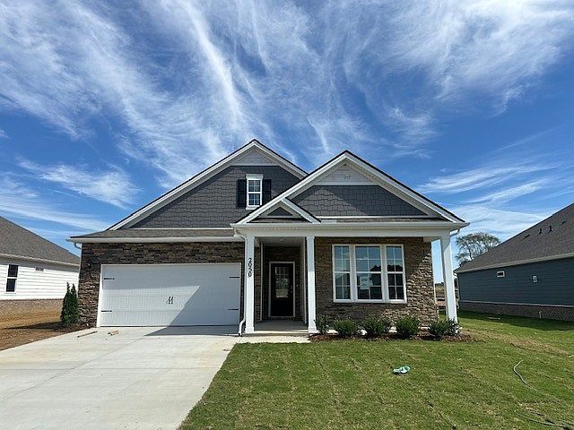 1st image of 2050 Live Oak Dr