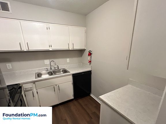 3rd image of 3949 Macon Rd #4