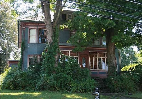 1st image of 8 Munson St
