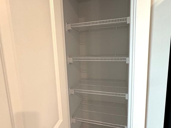 5th image of 156 Olga Dr