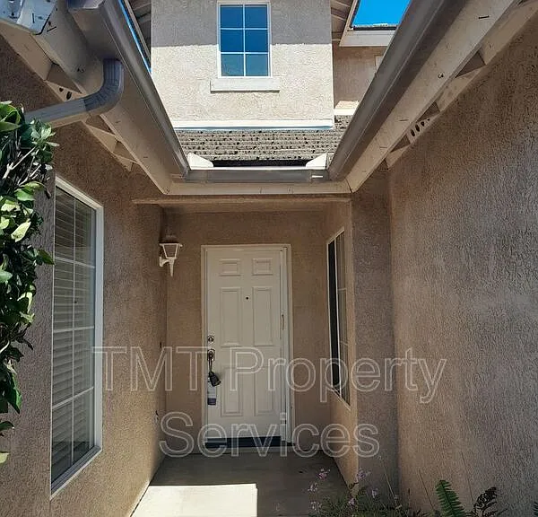 2742 La Purisima Ave — Photo 2