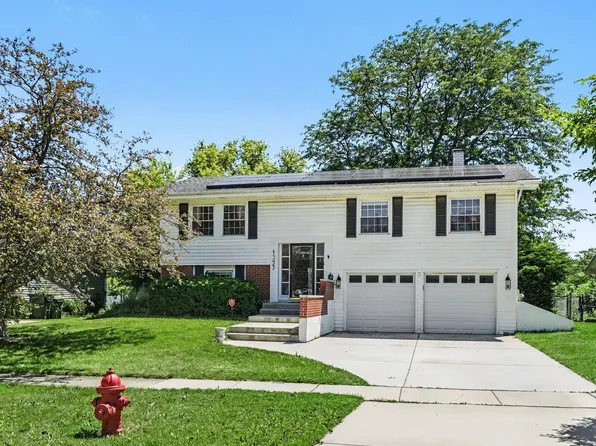 1355 Devonshire Ln, Hoffman Estates, IL 60169