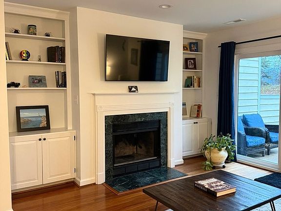3rd image of 1327 Le Parc Ter #1