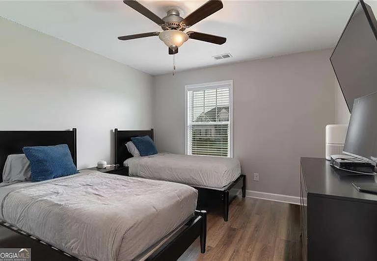 301 Cochin Dr — Photo 25
