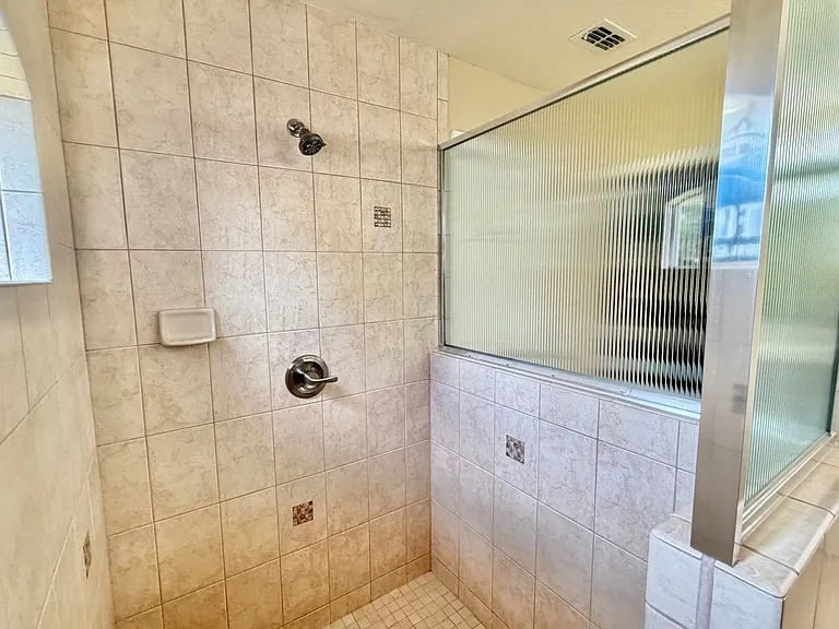 5303 SW 88th Pl — Photo 17