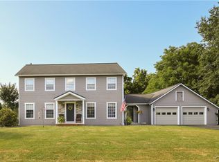 8277 Barksdale Ln, Manlius, NY 13104