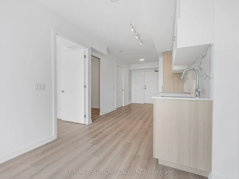 100 Queens Cay E #2508 — Photo 19