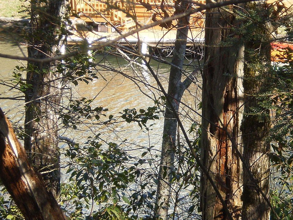 1st image of Riverbend Dr
