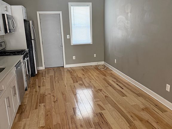 5th image of 5323 Chancellor St
