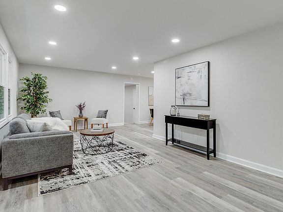 4th image of 1705 Saint Michaels Rd