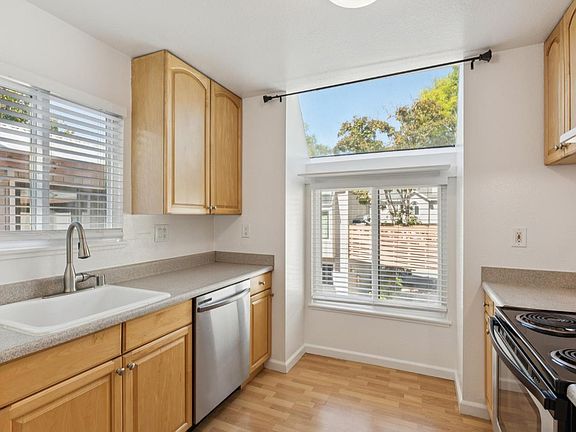 3rd image of 1649 Novato Boulevard #12