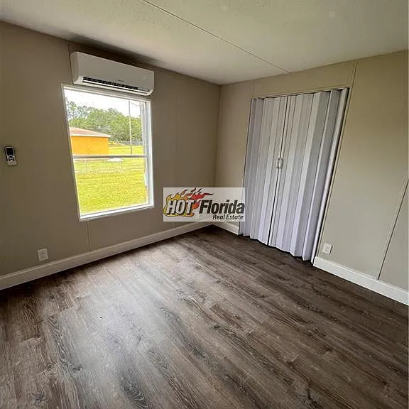1732 W Holiday Dr — Photo 5