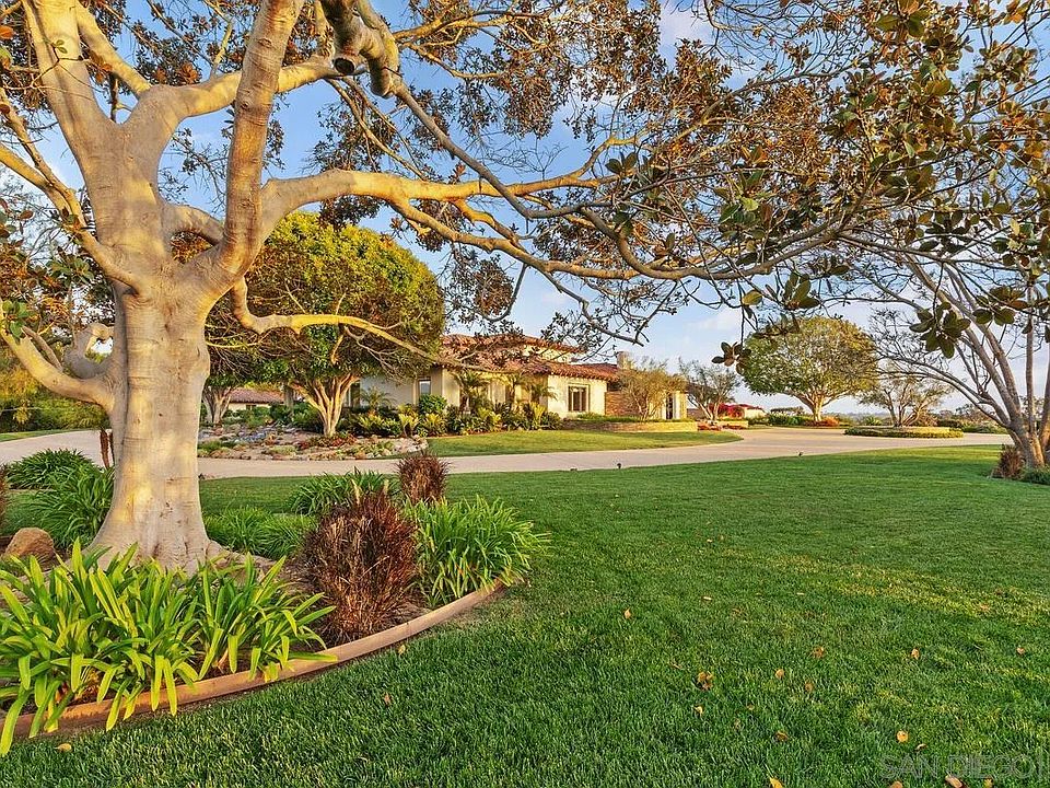 1st image of 18383 Colina Fuerte