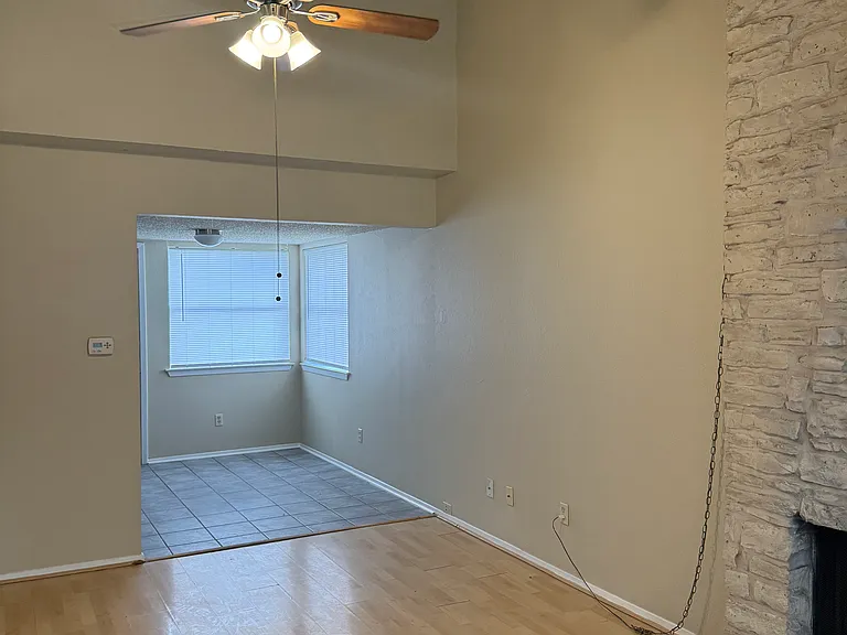 8802 Clearbrook Trl — Photo 4