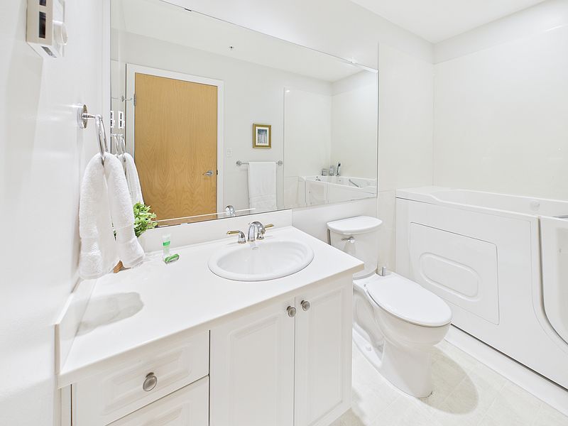 Saanich Apartment for rent - 2 Bedrooms — photo 43