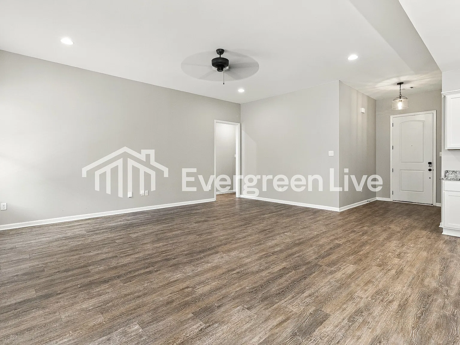 4 bed, 2.0 bath, 2000 sqft, $1,845 — Photo 2