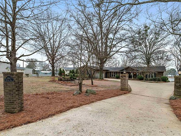 3rd image of 2863 England Rd