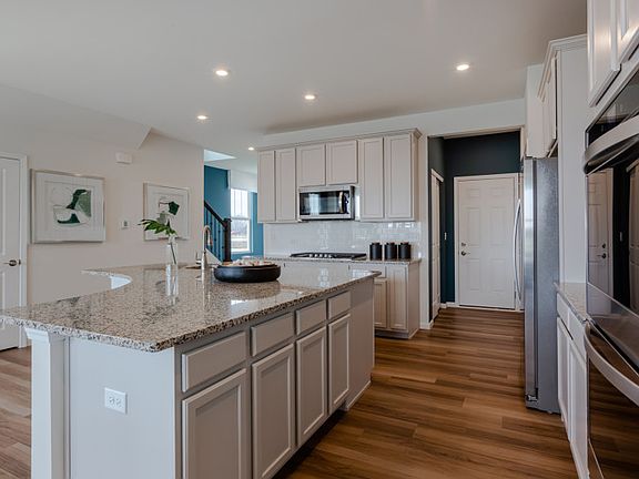 Kitchen Showcasing Current Design Trends