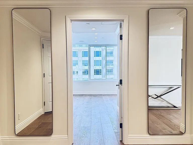 10724 Wilshire Blvd #1605 — Photo 58