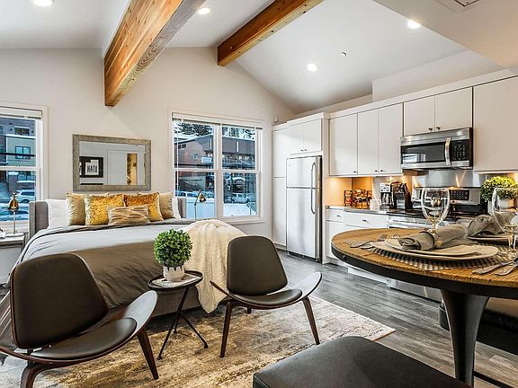 5th image of 206 W Grant Avenue Swede Aly