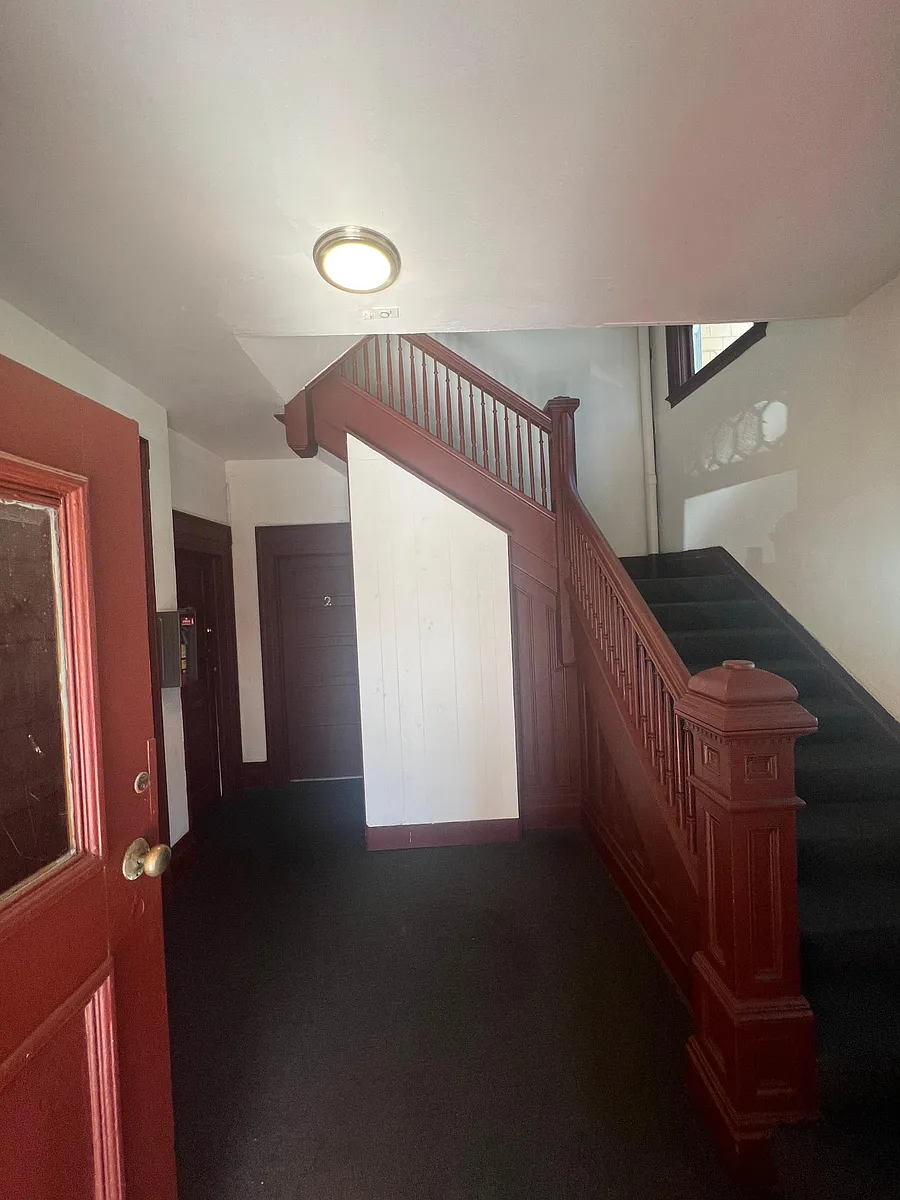 Building Photo - 2111 S Union Ave #4