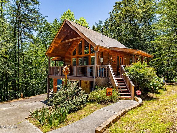 2nd image of 3447 Dogwood Cir