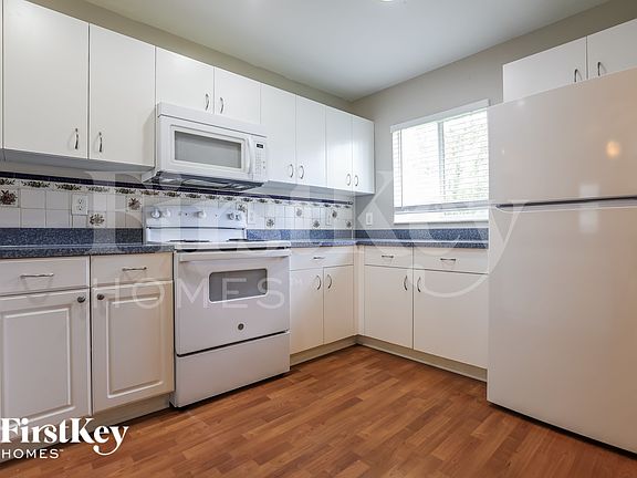 5th image of 2957 Wenona Dr