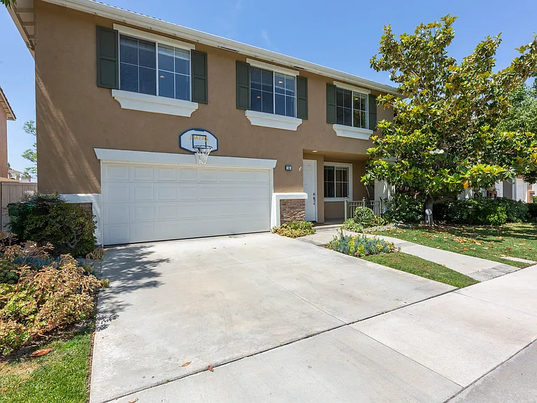 14 Monument Pl — Photo 42