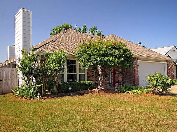 Decorative Lighting on Garage 